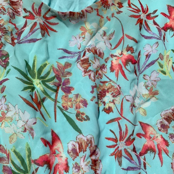 Floral Breeze Sleeveless Mini Dress - Picture 4 of 8